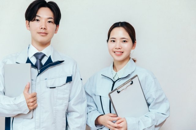 作業着の男性